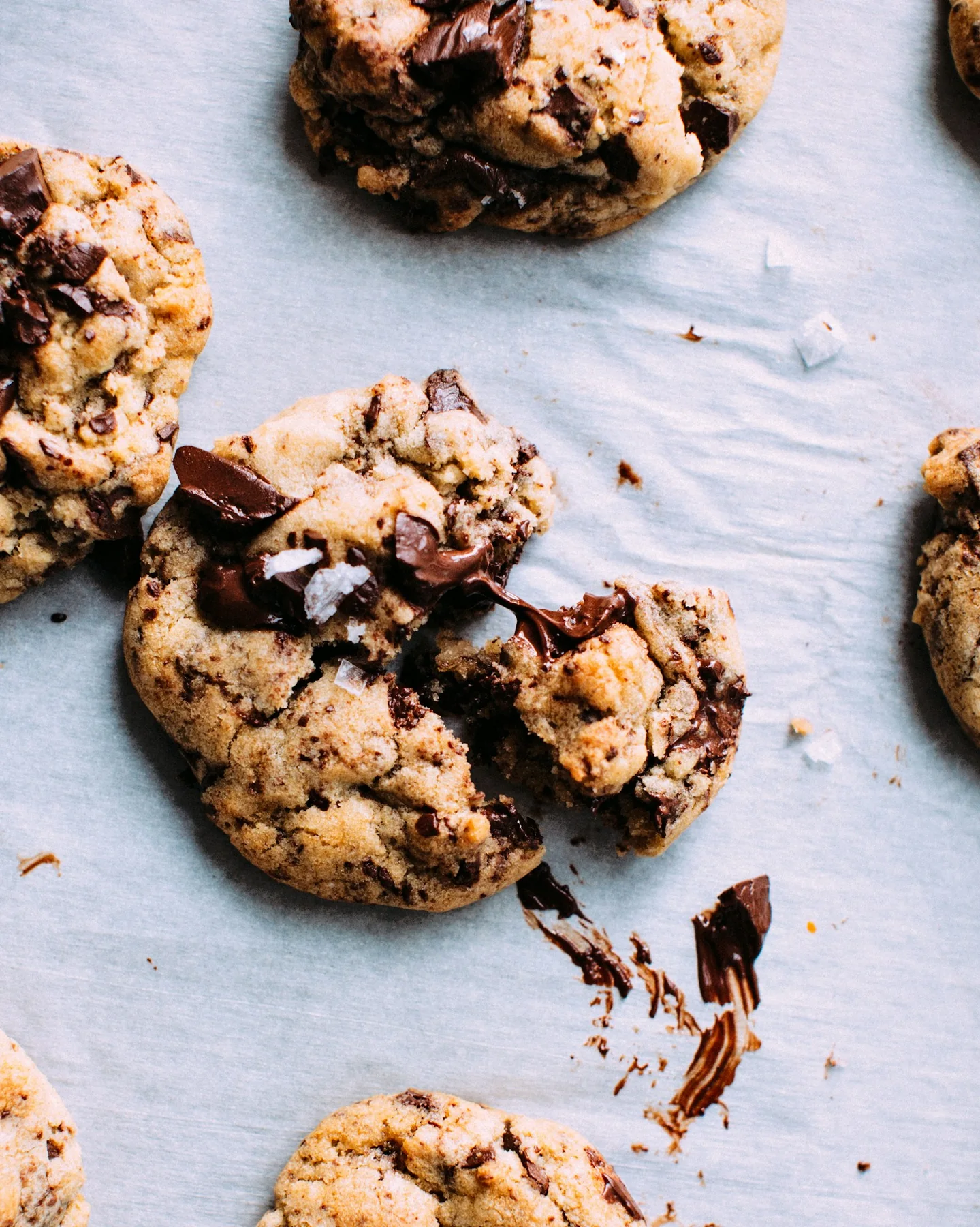 Galletas artesanales recién horneadas